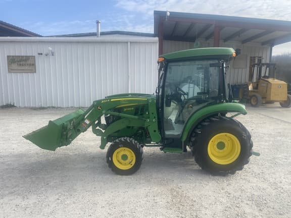 Image of John Deere 3039R equipment image 1