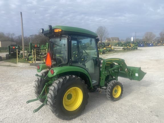 Image of John Deere 3039R equipment image 4