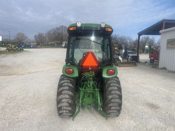 Image of John Deere 3039R equipment image 3