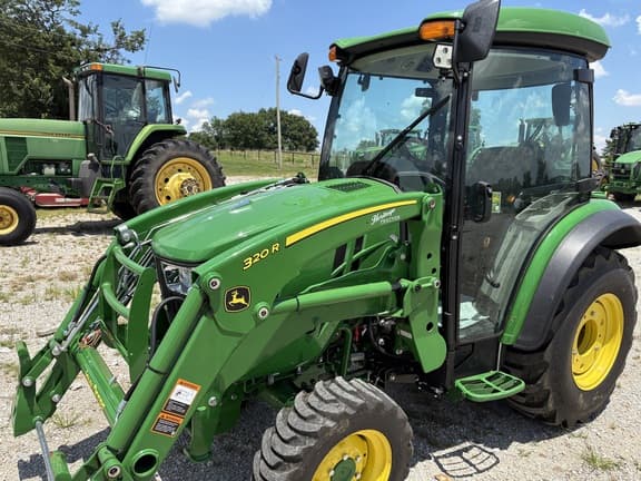 Image of John Deere 3039R equipment image 2