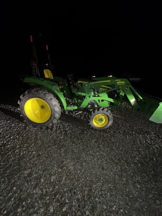 Image of John Deere 3043D equipment image 3