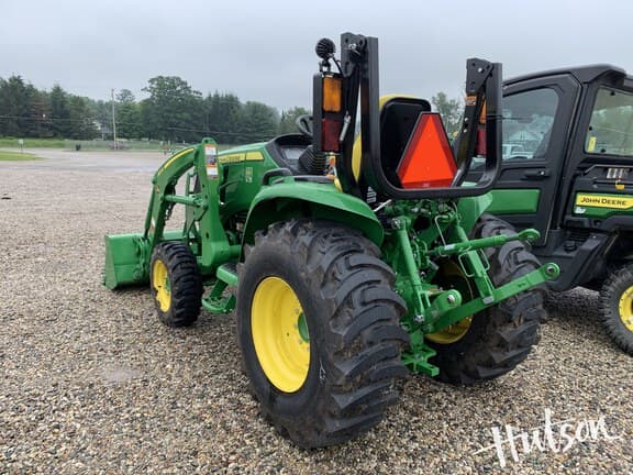 Image of John Deere 3046R equipment image 3