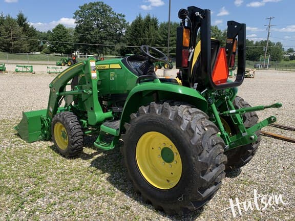 Image of John Deere 3046R equipment image 2