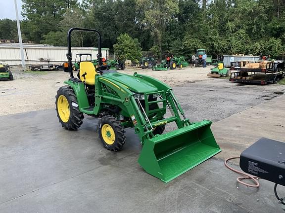 Image of John Deere 3046R equipment image 1