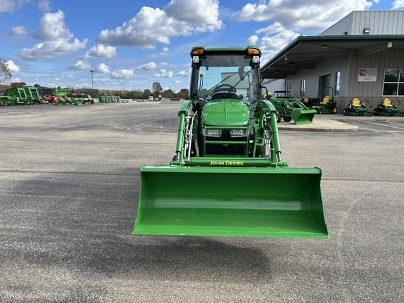 Image of John Deere 3046R equipment image 2