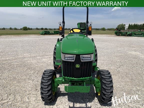 Image of John Deere 3046R equipment image 4