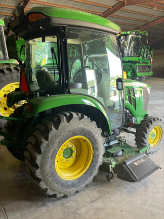 Image of John Deere 3046R equipment image 2