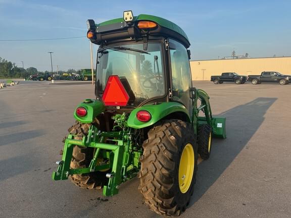 Image of John Deere 3046R equipment image 2