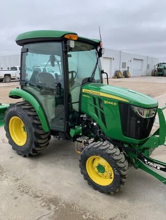 Image of John Deere 3046R equipment image 1
