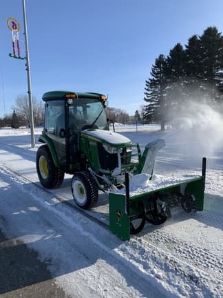 Image of John Deere 3046R Image 0