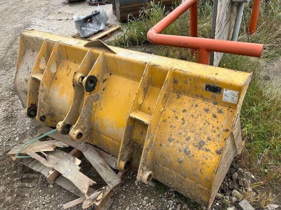 Image of John Deere AT308552 Image 1