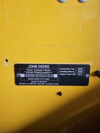 Image of John Deere 317P equipment image 4