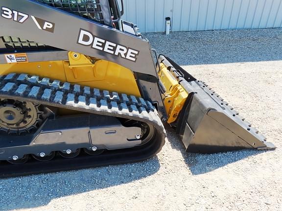 Image of John Deere 317P equipment image 4
