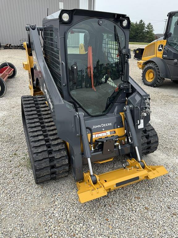 Image of John Deere 317P equipment image 3
