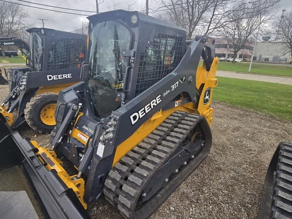 Image of John Deere 317P equipment image 3