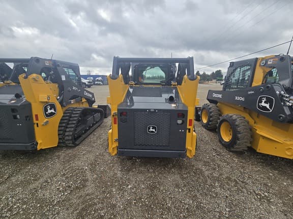 Image of John Deere 317P equipment image 4