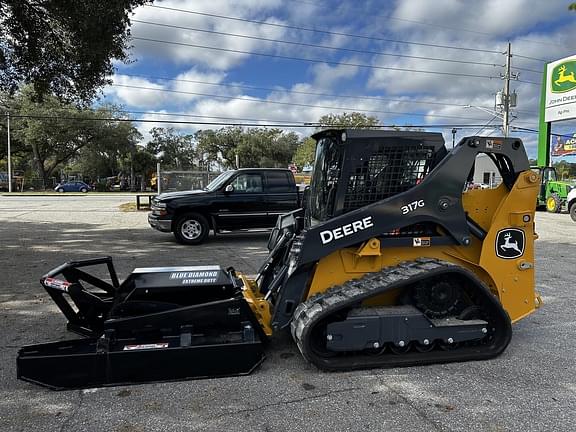 Image of John Deere 317G equipment image 3