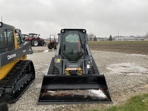 Image of John Deere 317G equipment image 3