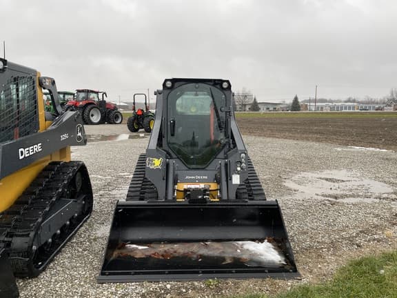 Image of John Deere 317G equipment image 2