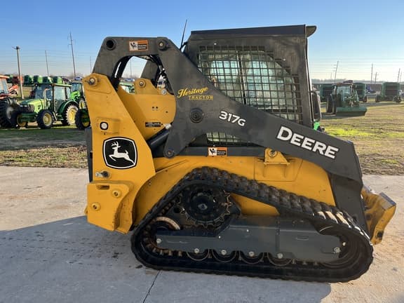 Image of John Deere 317G equipment image 3
