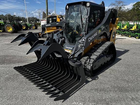 Image of John Deere 317G equipment image 2