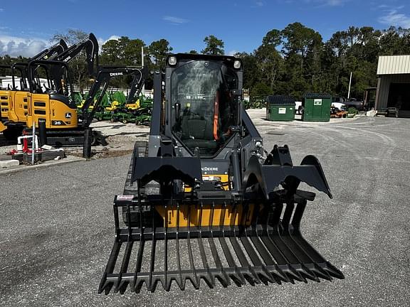 Image of John Deere 317G equipment image 1