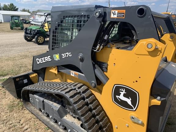 Image of John Deere 317G equipment image 2