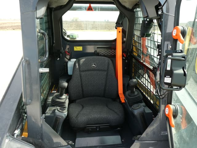 Image of John Deere 318P equipment image 3