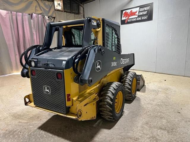 Image of John Deere 318E equipment image 4