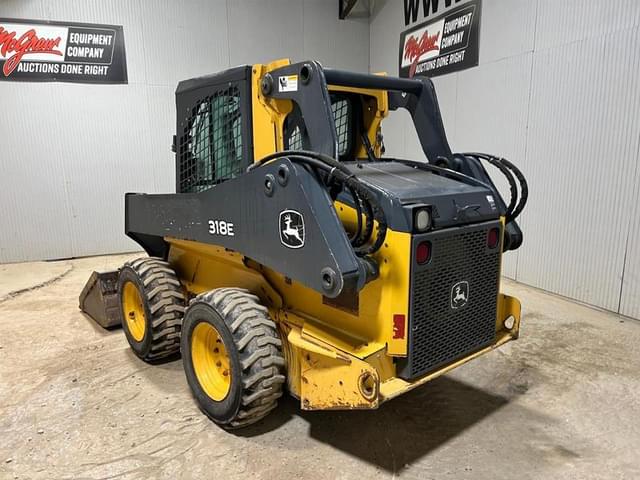 Image of John Deere 318E equipment image 2