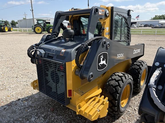 Image of John Deere 320G equipment image 2