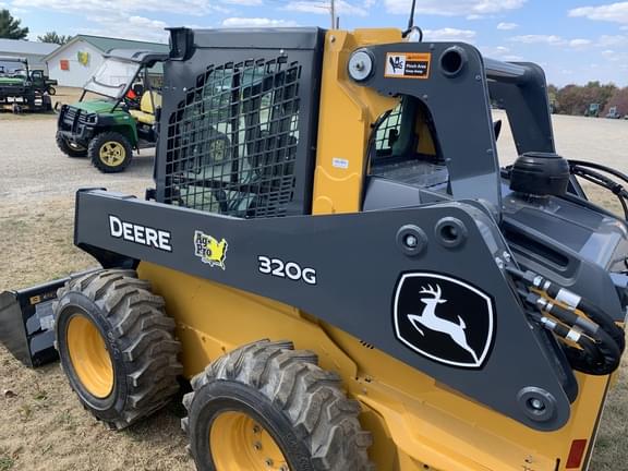 Image of John Deere 320G equipment image 3
