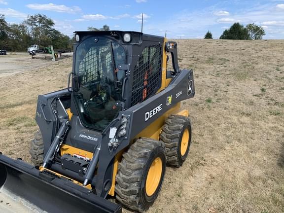 Image of John Deere 320G equipment image 4