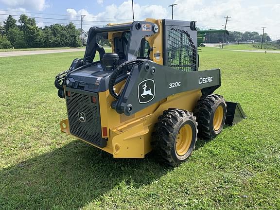 Image of John Deere 320G equipment image 4