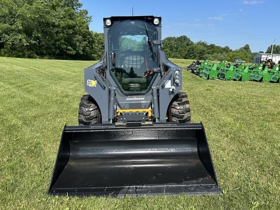 Image of John Deere 320G equipment image 2