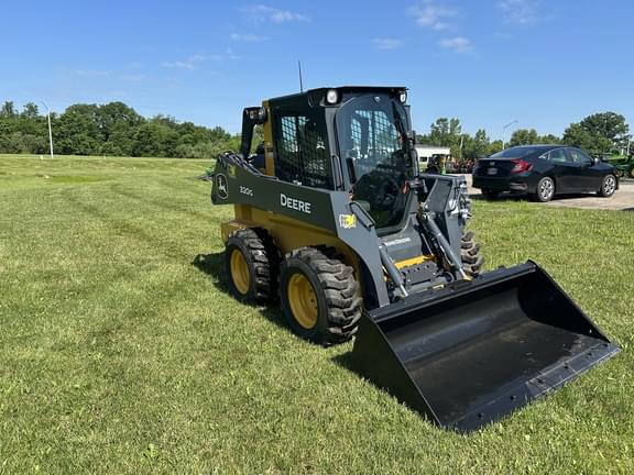 Image of John Deere 320G equipment image 4