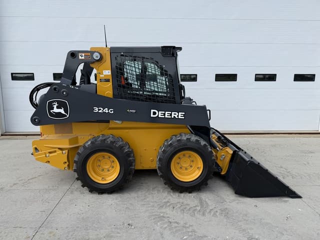 Image of John Deere 324G equipment image 2