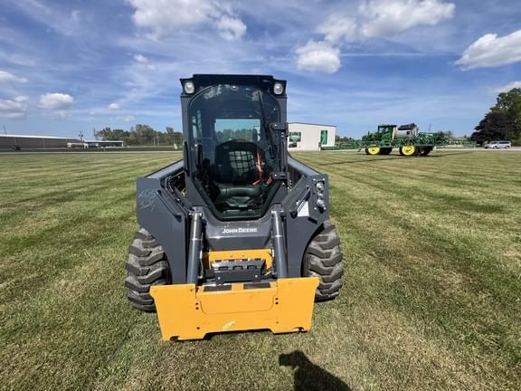 Image of John Deere 324G Primary image