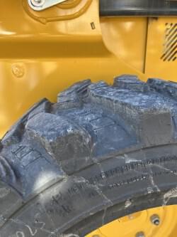 Image of John Deere 324G equipment image 4