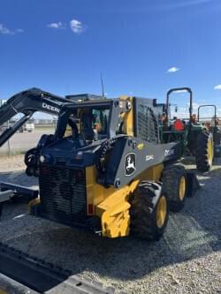 Image of John Deere 324G equipment image 3