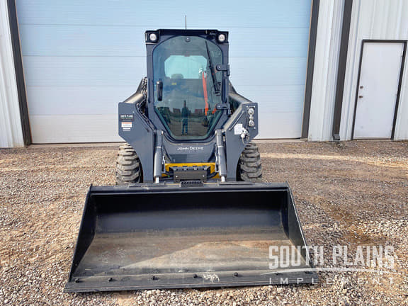 Image of John Deere 324G equipment image 2