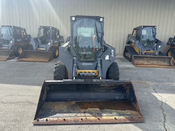 Image of John Deere 324G equipment image 2