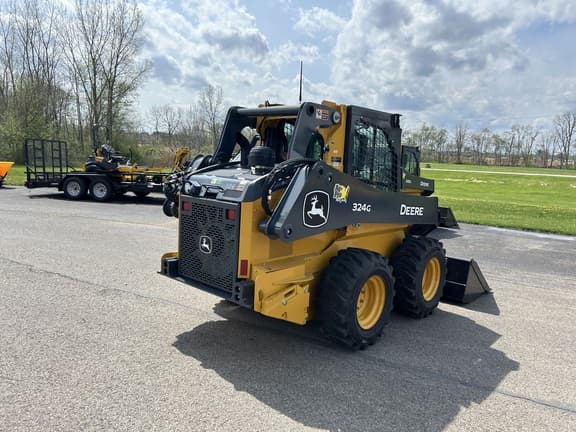 Image of John Deere 324G equipment image 3