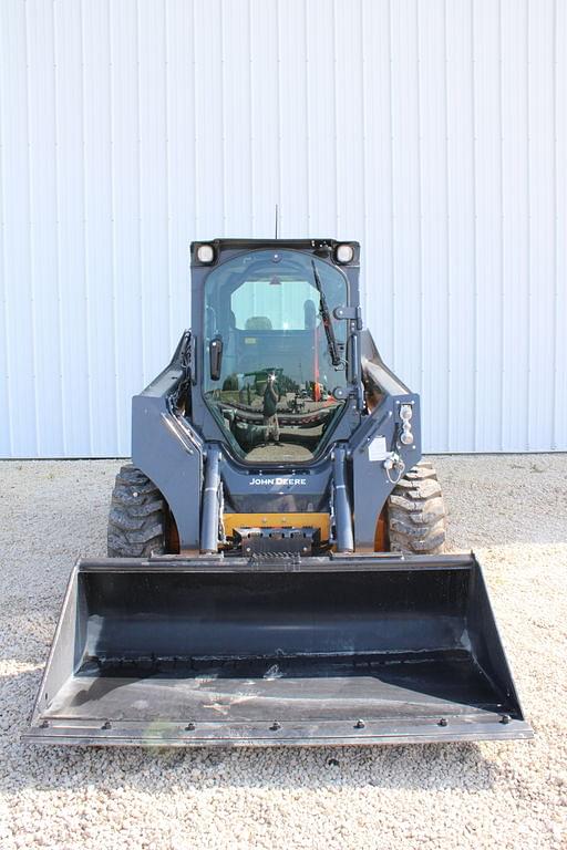 Image of John Deere 324G equipment image 2