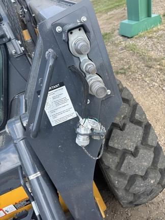 Image of John Deere 324G equipment image 1