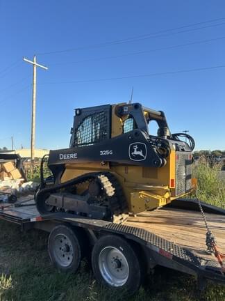 Image of John Deere 325G equipment image 4