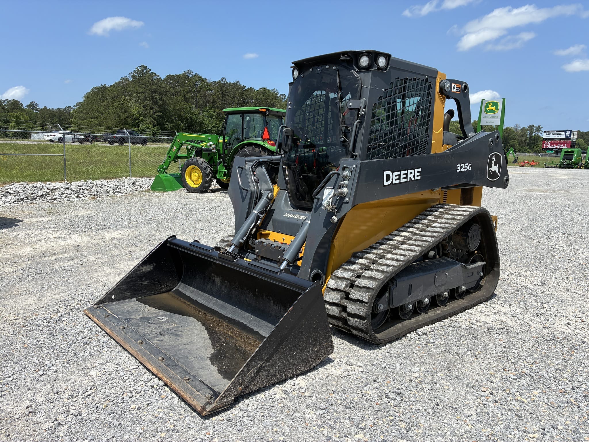 2025 John Deere 325G Equipment Image0