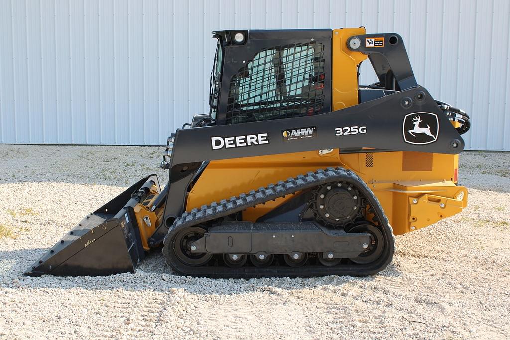 Image of John Deere 325G Primary image