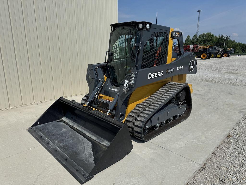 Image of John Deere 325G Primary image