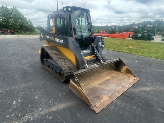 Image of John Deere 325G equipment image 3